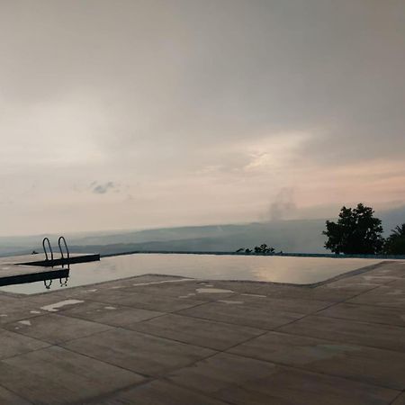 Whiteflower Mountain Resort Perintalmanna ภายนอก รูปภาพ